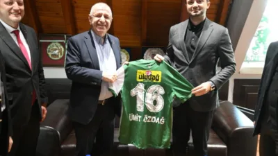 Zafer Partisi Genel Başkanı &Uuml;mit &Ouml;zdağ, Genel Sekreter Cezmi Polat,