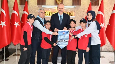 Batman Valiliği makamında gerçekleşen ziyarete Zeynelbey Spor Kulübü Başkanı Kübra